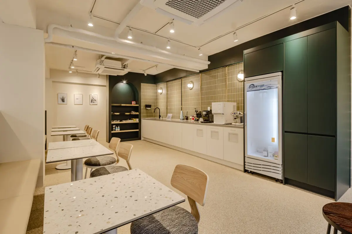 카페 무드 가득한 모던 오피스 라운지 인테리어